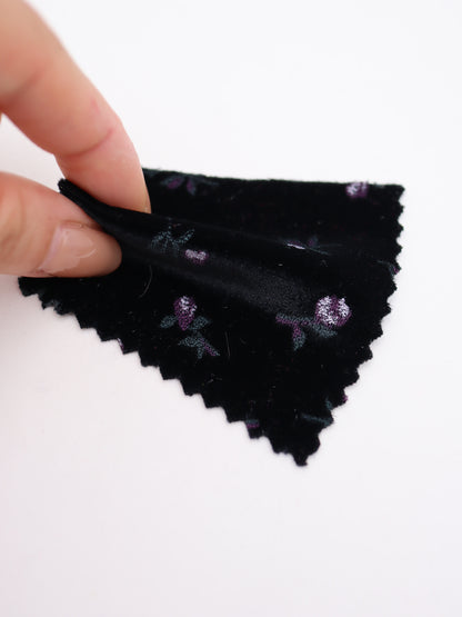 小花柄プリントベロアニット｜【生地幅】約142センチ 【混率】ポリエステル92%ポリウレタン8%｜ドッグウエア・KIDSウエア・衣装・雑貨向き｜26AW-111