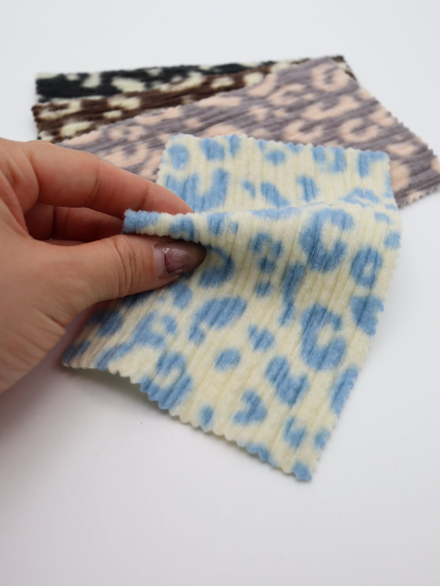 ヒョウ柄プリーツニット 全カラー 韓国生地 ハンドメイド 犬服 業務用 布通販