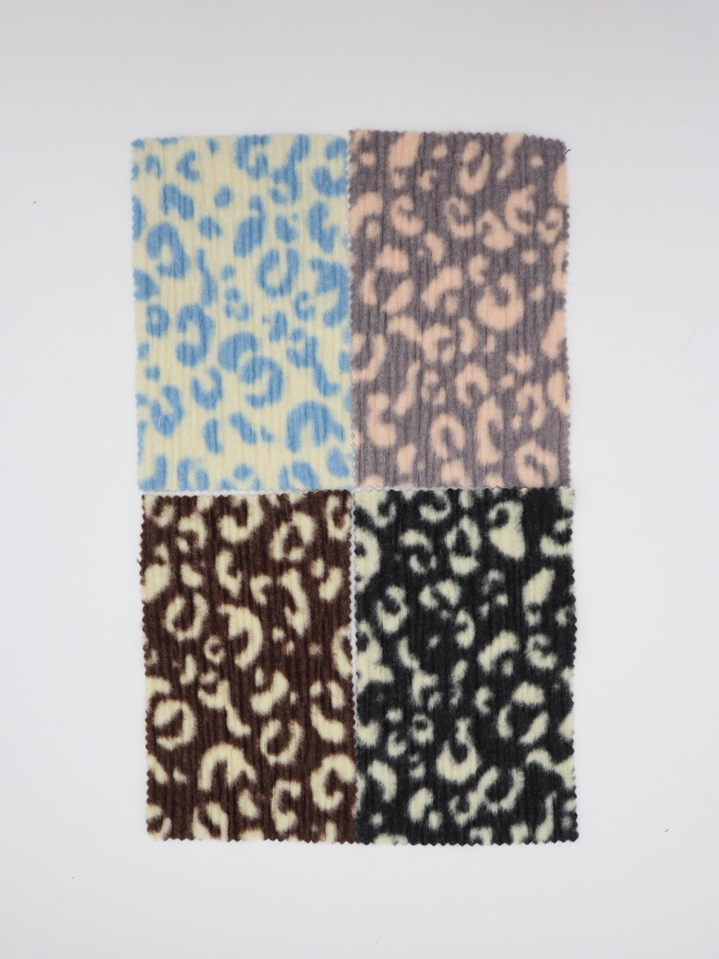 ヒョウ柄プリーツ起毛ニット カラーバリエーション 韓国生地 ハンドメイド 犬服用 布販売