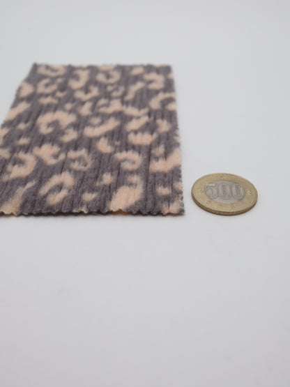 【25AW-162】ヒョウ柄プリントランダムプリーツ加工起毛天竺ニット　/0.5ｙあたり=～1125円