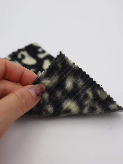 【25AW-162】ヒョウ柄プリントランダムプリーツ加工起毛天竺ニット　/0.5ｙあたり=～1125円