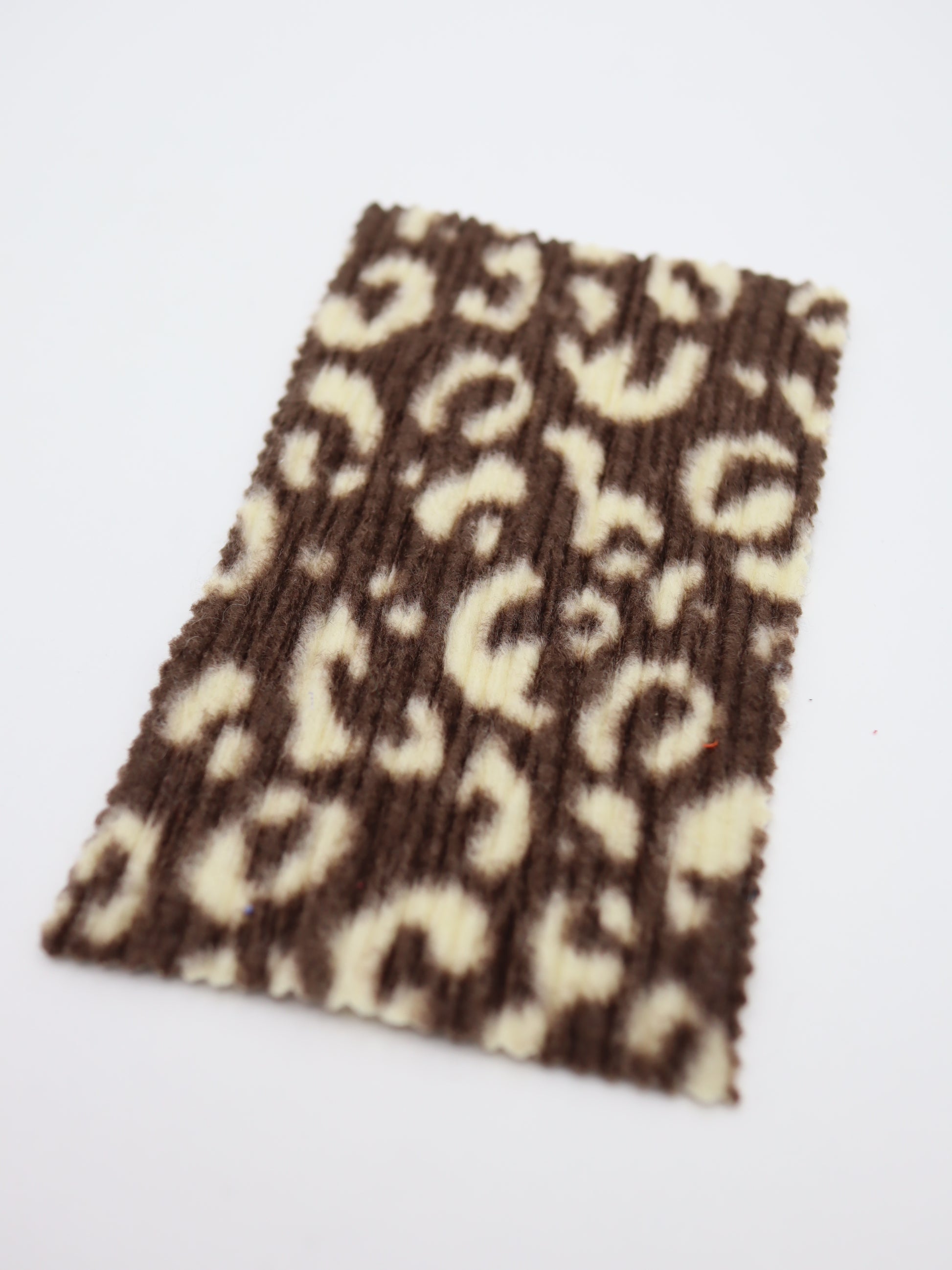 ヒョウ柄ランダムプリーツ加工 起毛ニット生地 韓国生地 業務用 ハンドメイド 布通販　ブラウン