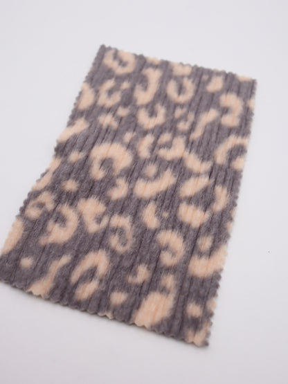 ヒョウ柄ランダムプリーツ加工 起毛ニット生地 韓国生地 業務用 ハンドメイド 布通販　　ピンク