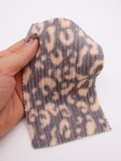 【25AW-162】ヒョウ柄プリントランダムプリーツ加工起毛天竺ニット　/0.5ｙあたり=～1125円