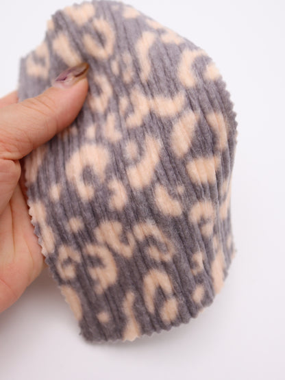 【25AW-162】ヒョウ柄プリントランダムプリーツ加工起毛天竺ニット　/0.5ｙあたり=～1125円