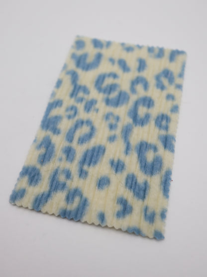 ヒョウ柄ランダムプリーツ加工 起毛ニット生地 韓国生地 業務用 ハンドメイド 布通販　　アイボリー