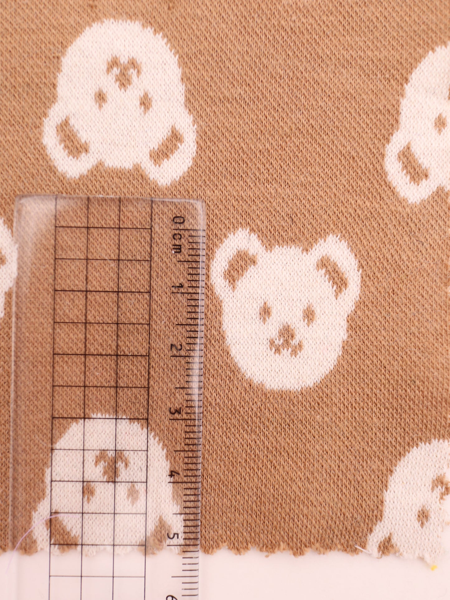 クマちゃん柄ジャガード２重織りニット｜【生地幅】約132センチ 【混率】綿80%ポリエステル15%ポリウレタン5%｜ドッグウエア・KIDSウエア・雑貨向き｜26AW-101