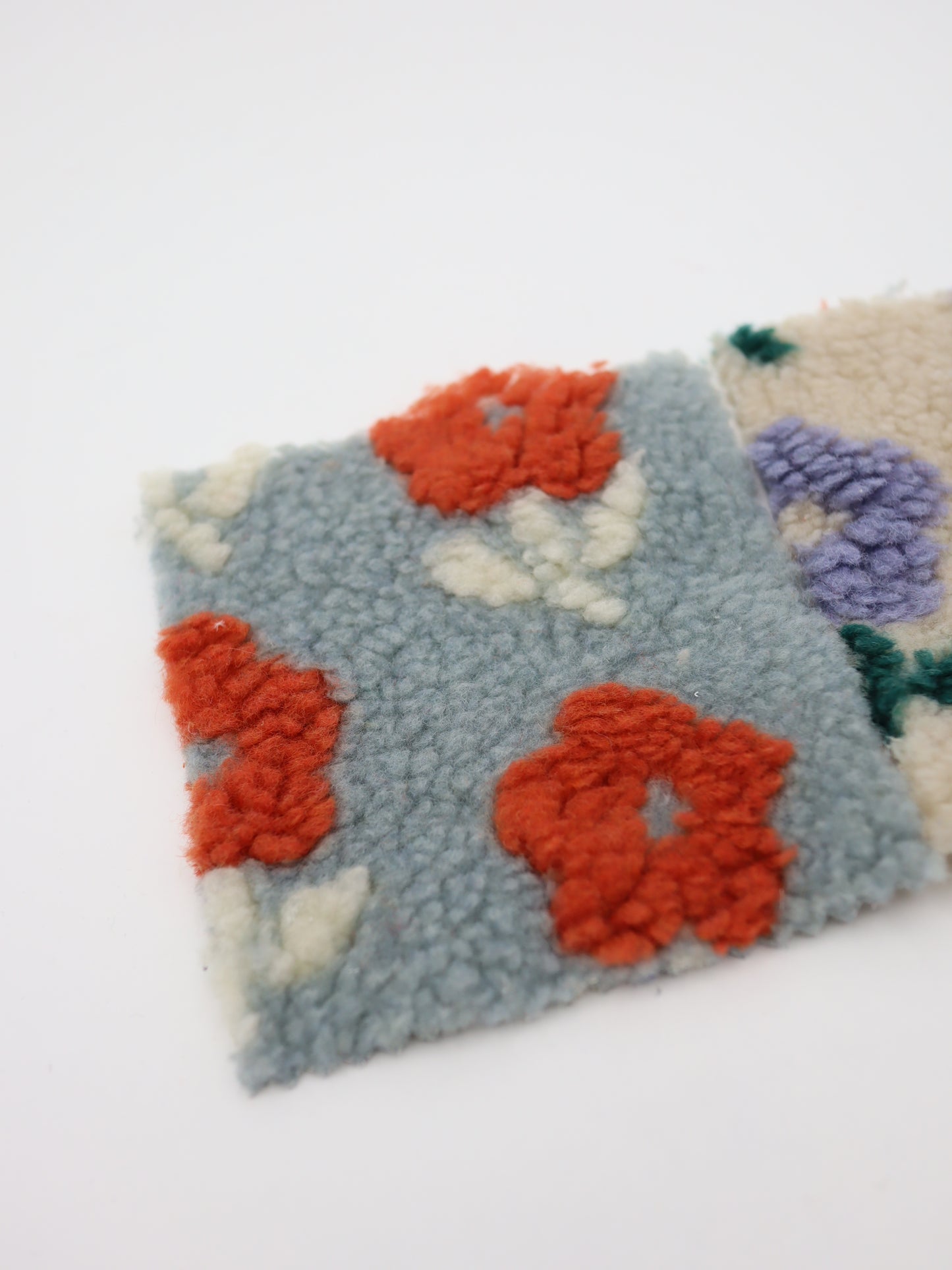 レトロリーフフラワーボア 生地質感 毛足詳細 プロ作家向けハンドメイド布地　接写