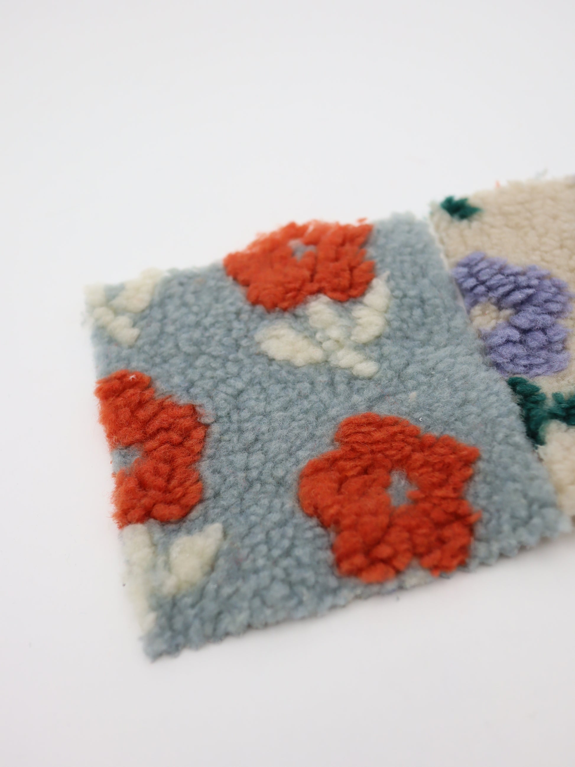 レトロリーフフラワーボア 生地質感 毛足詳細 プロ作家向けハンドメイド布地　接写