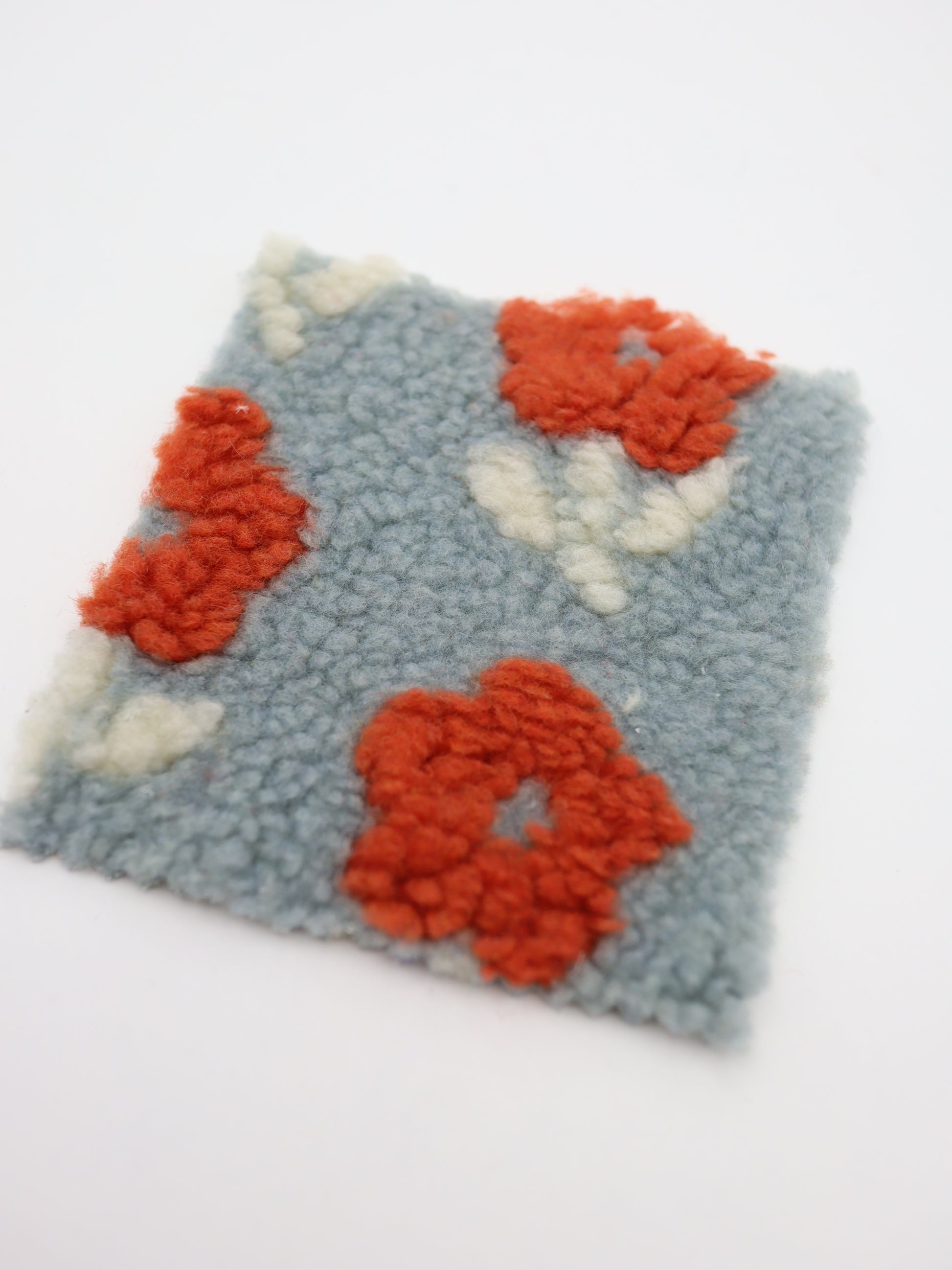 レトロリーフフラワーボア グレー　プロ作家向け 犬服製作用ボア布地