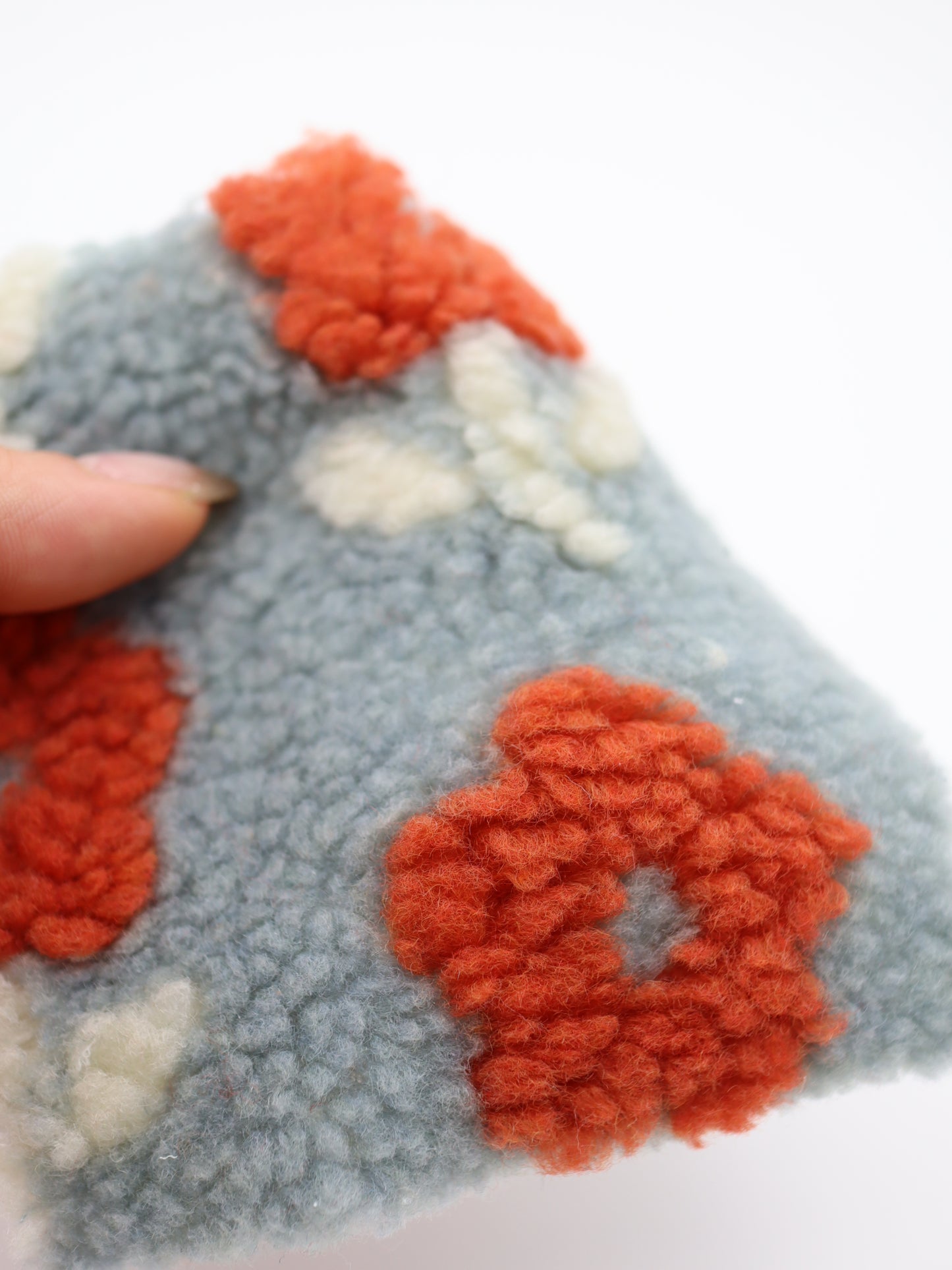 レトロリーフフラワーボア グレー　凹凸　花柄　プロ作家向け 犬服製作用ボア布地