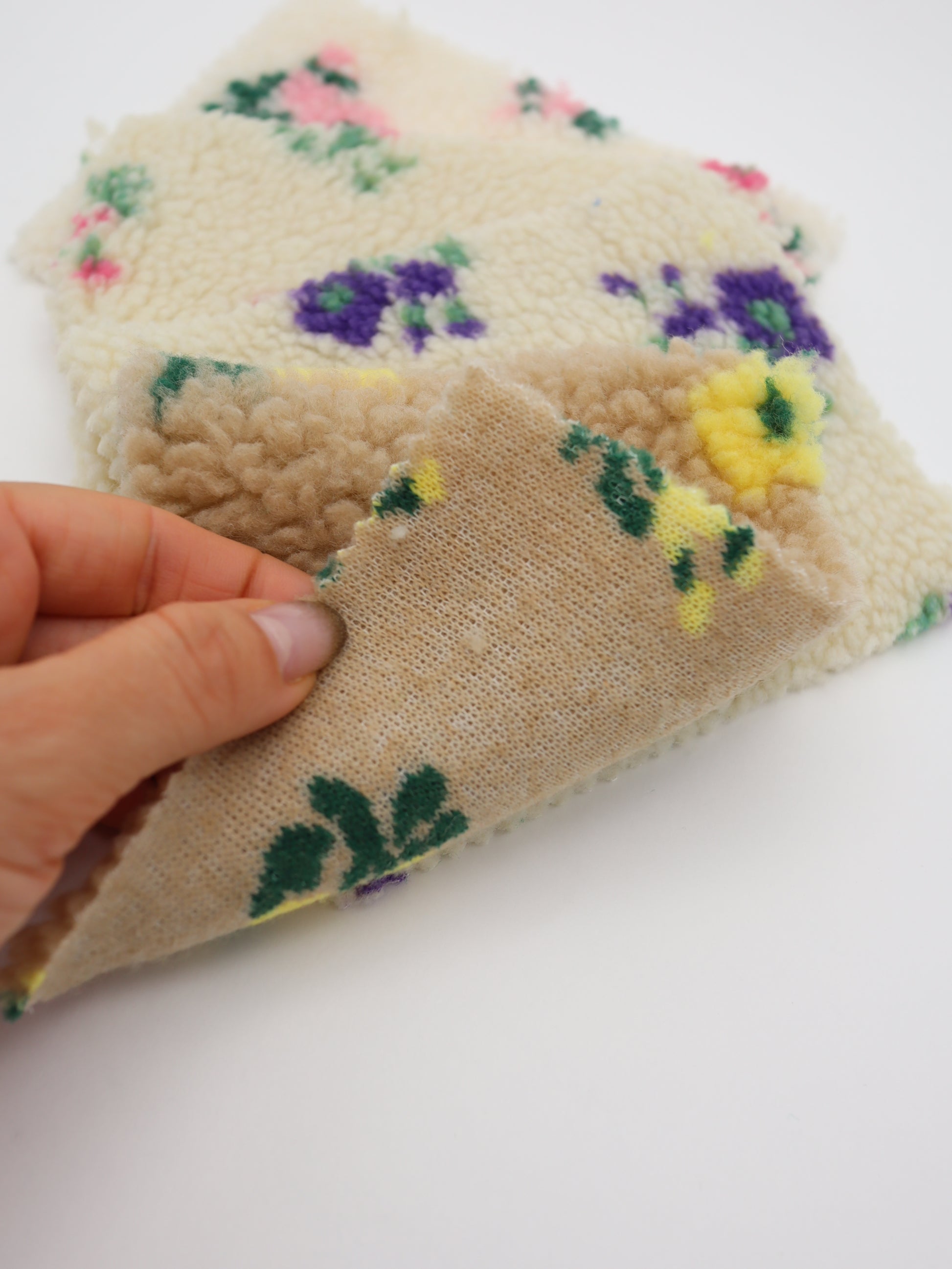 スプリングプチフラワーボア カラーバリエーション ハンドメイド用ボア生地
裏側
