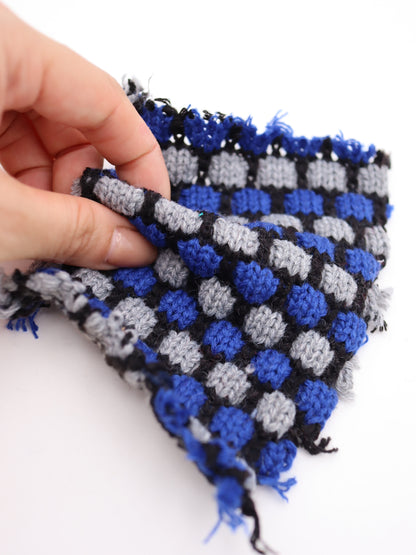 ぷっくりぽこぽこ配色ブロックジャカードニットソー｜【生地幅】約111センチ 【混率】アクリル100%｜ドッグウエア・KIDSウエア・トップス・雑貨向き｜26AW-010