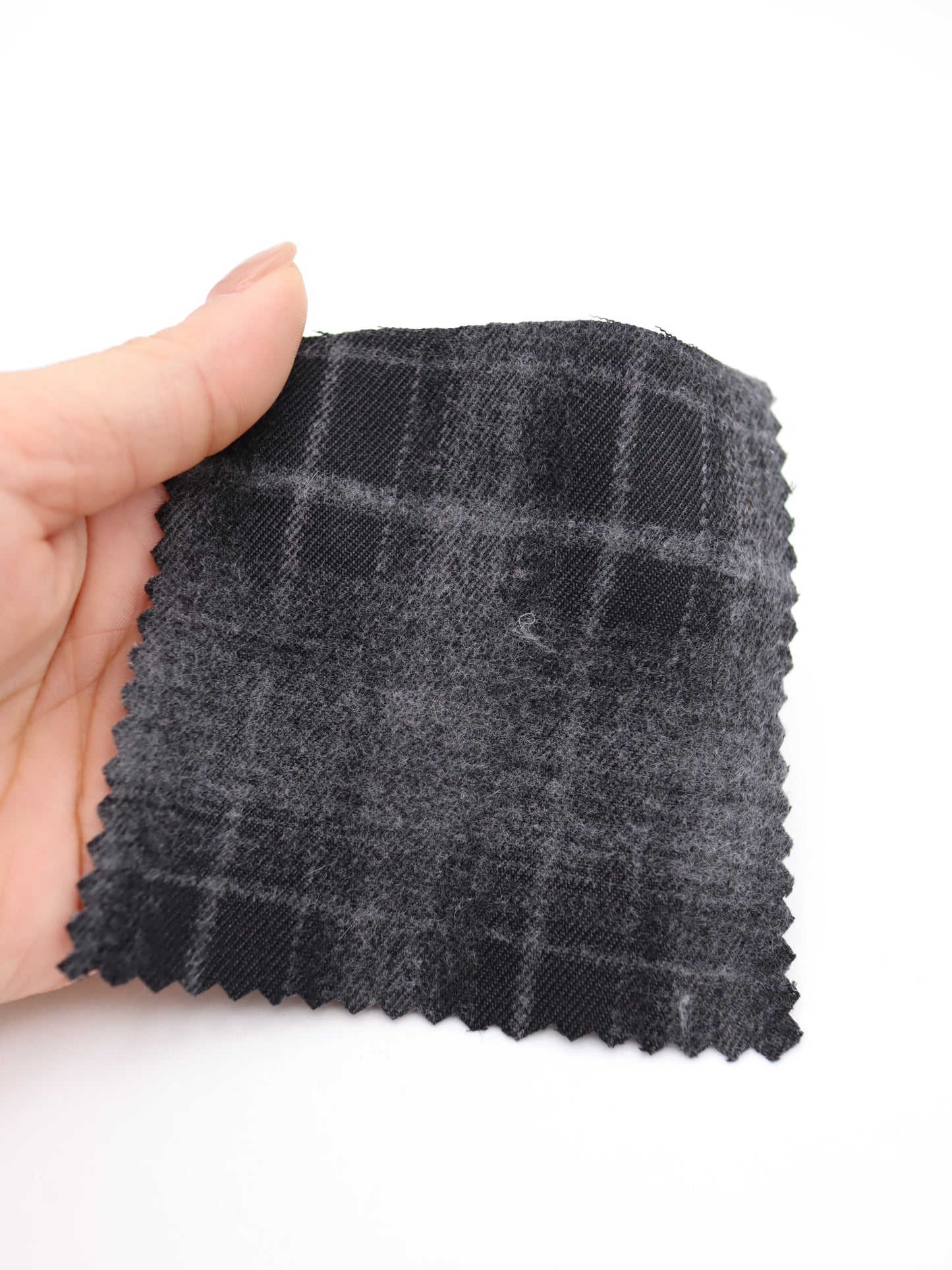 起毛タータンチェックツイル｜【生地幅】約144センチ 【混率】ポリエステル83％レーヨン15％ポリウレタン2％｜ドッグウエア・KIDSウエア・ボトムス・雑貨向き｜26AW-144