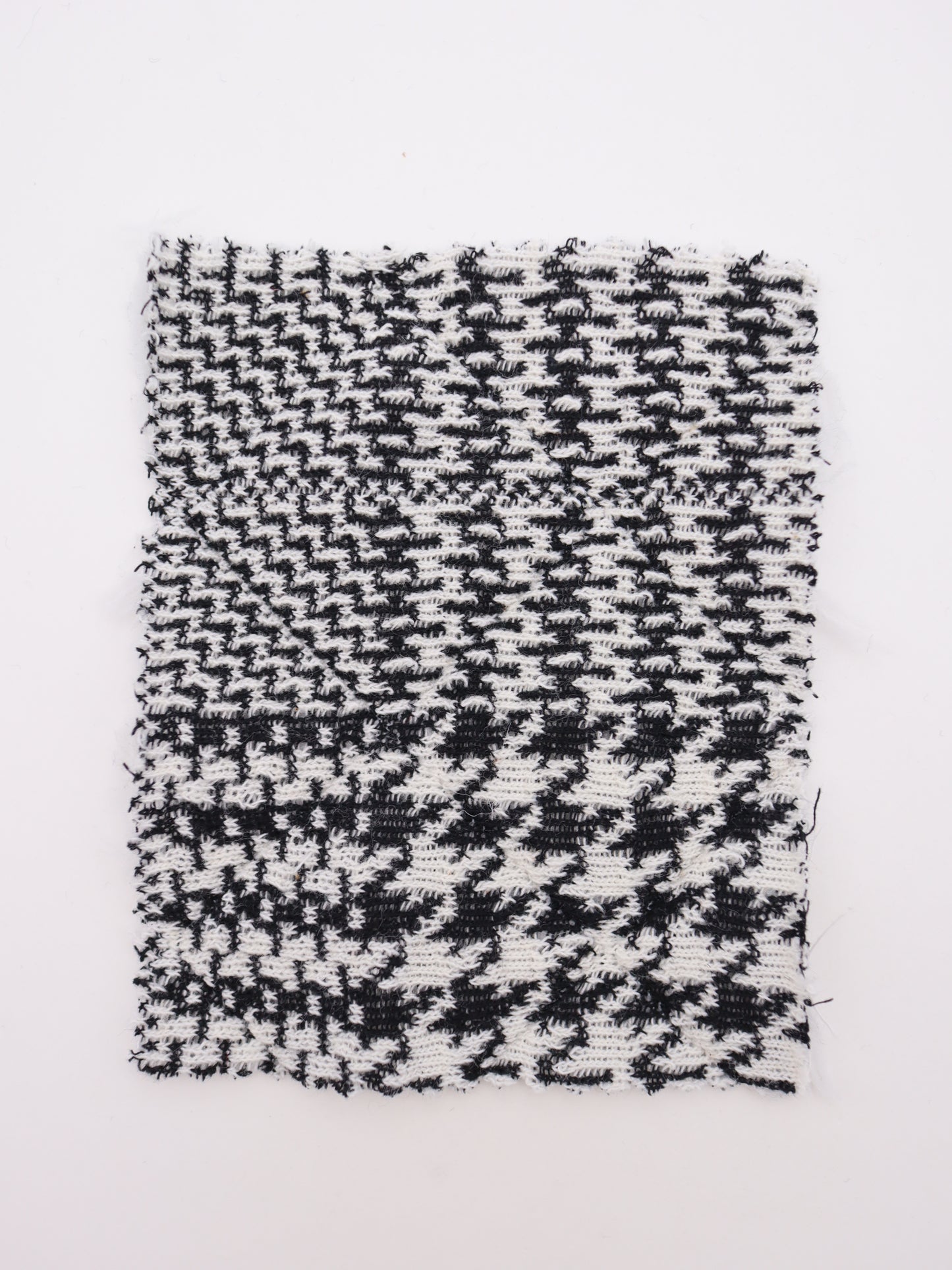 先染め千鳥格子柄キルティングニット｜【生地幅】約132センチ 【混率】表地：ポリエステル65％綿32％｜ドッグウエア・KIDSウエア・アウター・雑貨向き｜26AW-223