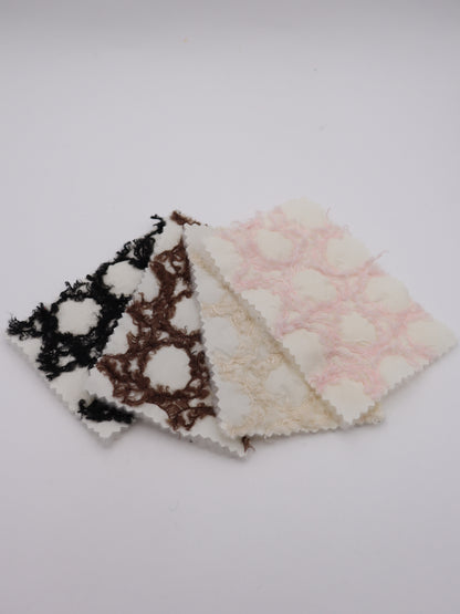 幾何柄フリンジヤーン刺繍キルティング中綿タフタ｜【生地幅】約101センチ 【混率】表地：ポリエステル100％｜ドッグウエア・KIDSウエア・アウター・雑貨向き｜26AW-218