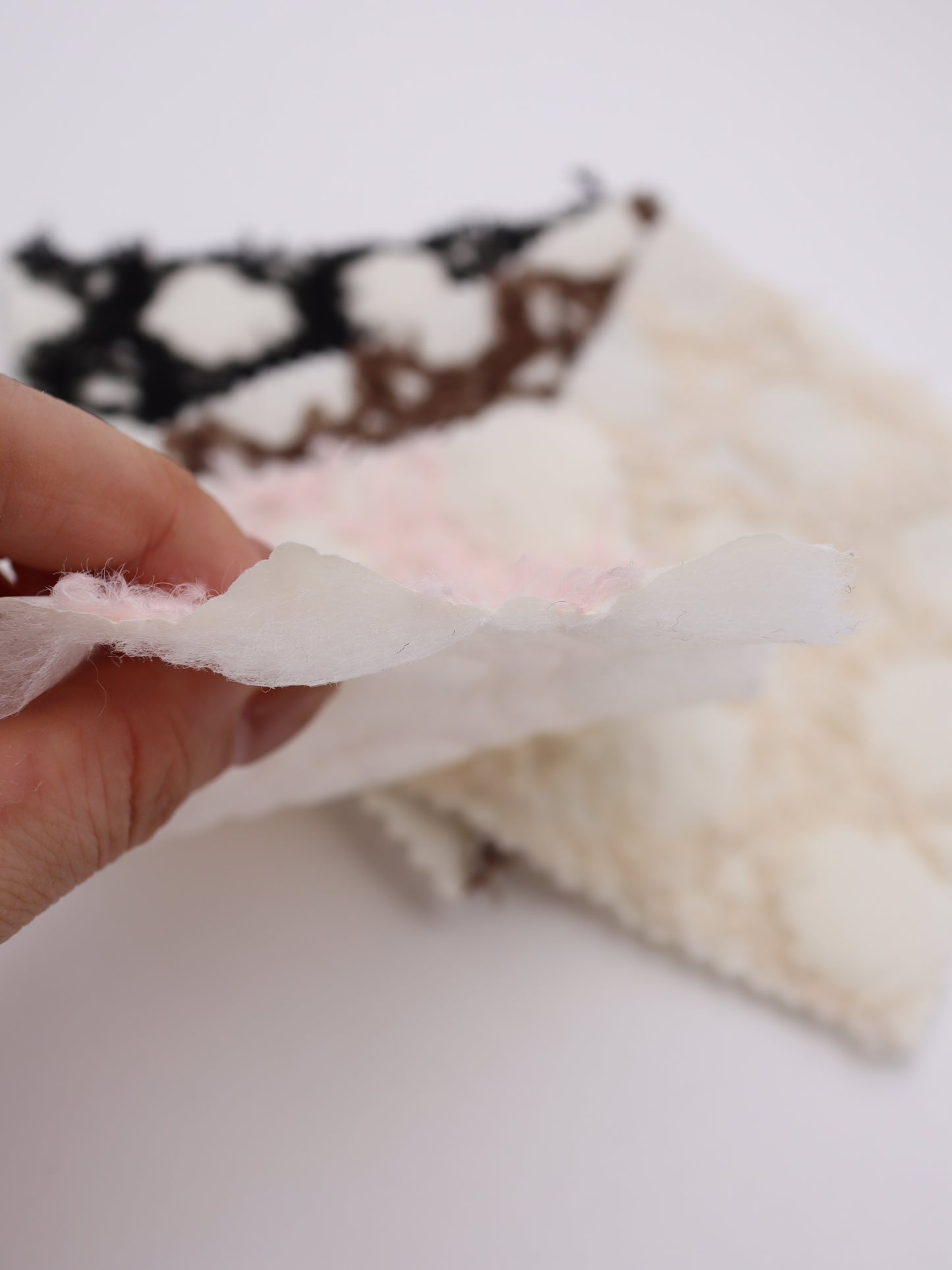 幾何柄フリンジヤーン刺繍キルティング中綿タフタ｜【生地幅】約101センチ 【混率】表地：ポリエステル100％｜ドッグウエア・KIDSウエア・アウター・雑貨向き｜26AW-218