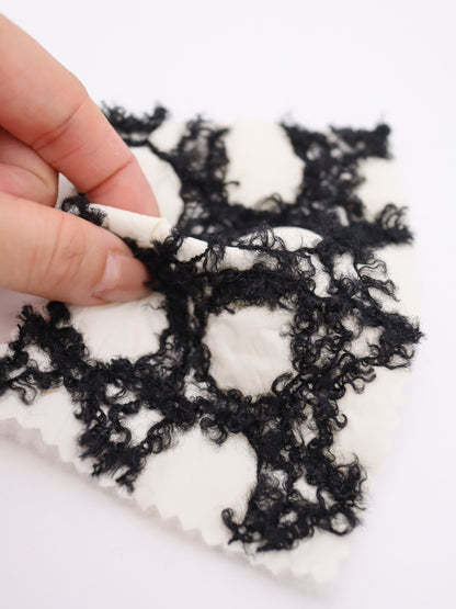 幾何柄フリンジヤーン刺繍キルティング中綿タフタ｜【生地幅】約101センチ 【混率】表地：ポリエステル100％｜ドッグウエア・KIDSウエア・アウター・雑貨向き｜26AW-218