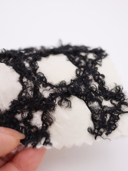 幾何柄フリンジヤーン刺繍キルティング中綿タフタ｜【生地幅】約101センチ 【混率】表地：ポリエステル100％｜ドッグウエア・KIDSウエア・アウター・雑貨向き｜26AW-218