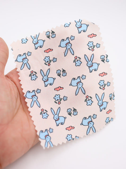 【25AW-020】お花畑うさぎプリント綿ローン　/0.5ｙあたり＝～830円