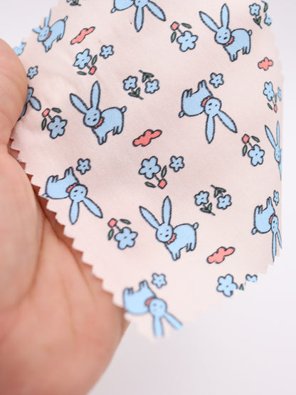 【25AW-020】お花畑うさぎプリント綿ローン　/0.5ｙあたり＝～830円
