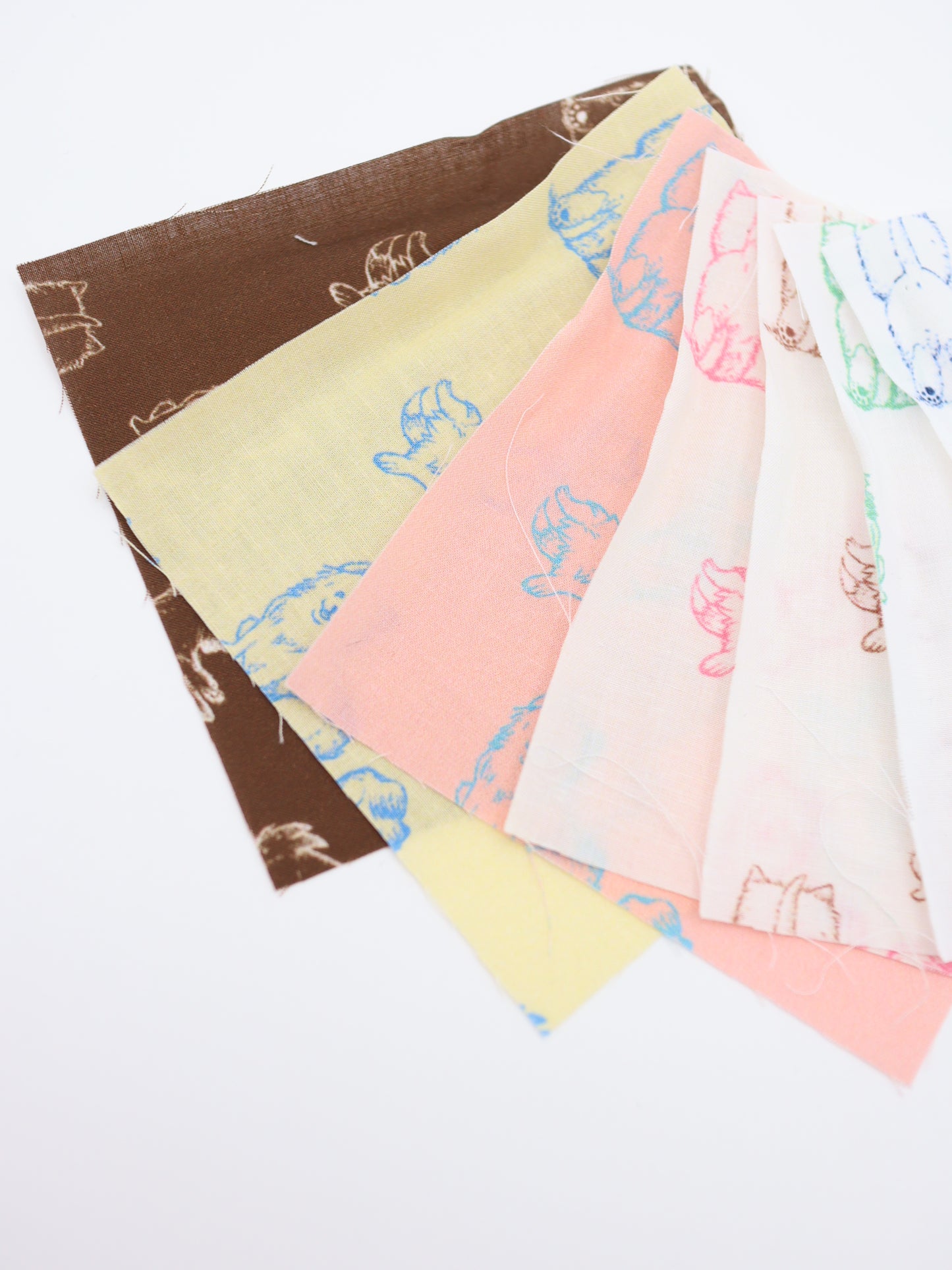 【25AW-047】ころころわんこプリント綿ローン　/0.5ｙあたり＝～810円