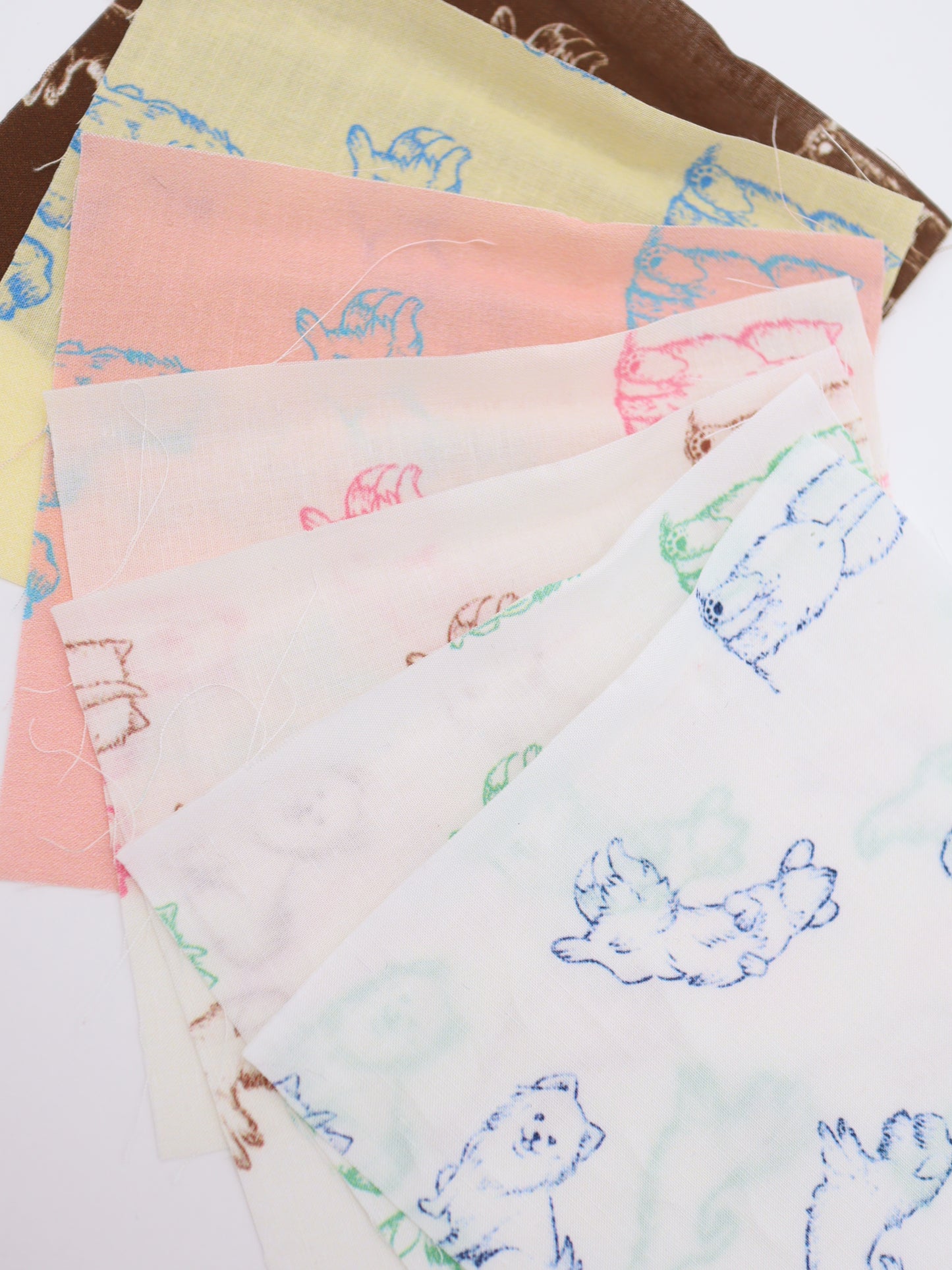 【25AW-047】ころころわんこプリント綿ローン　/0.5ｙあたり＝～810円