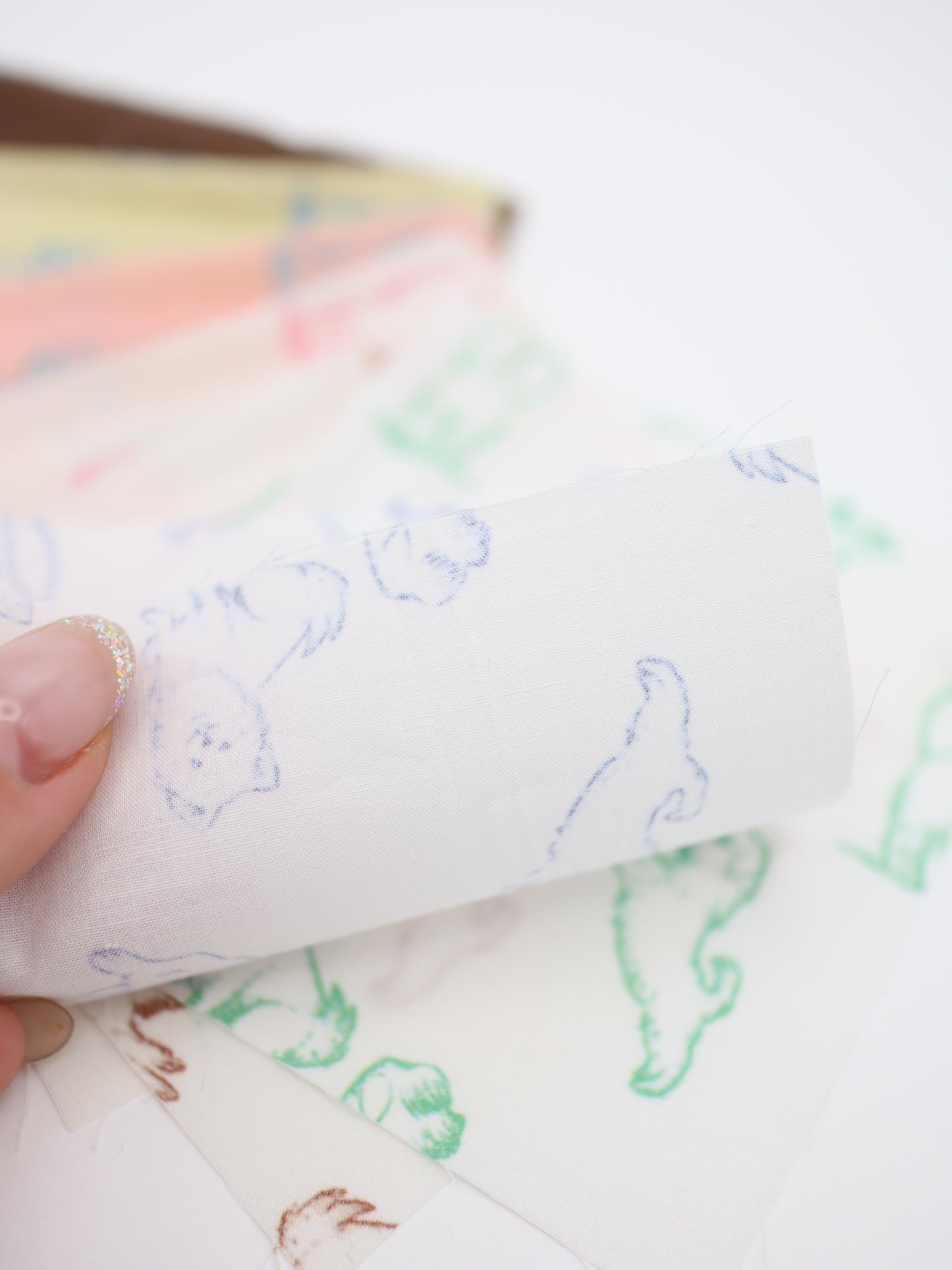 【25AW-047】ころころわんこプリント綿ローン　/0.5ｙあたり＝～810円