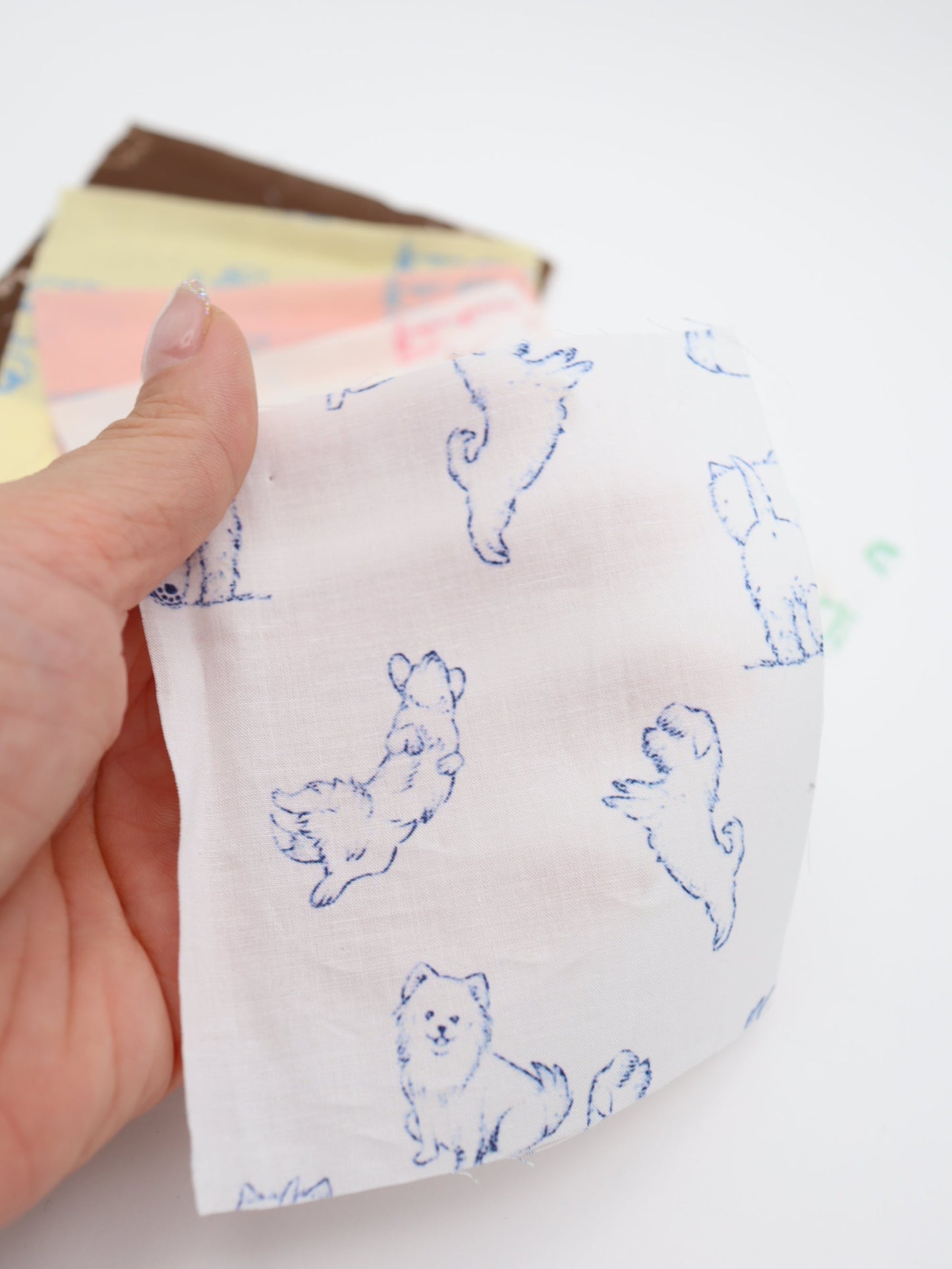 【25AW-047】ころころわんこプリント綿ローン　/0.5ｙあたり＝～810円