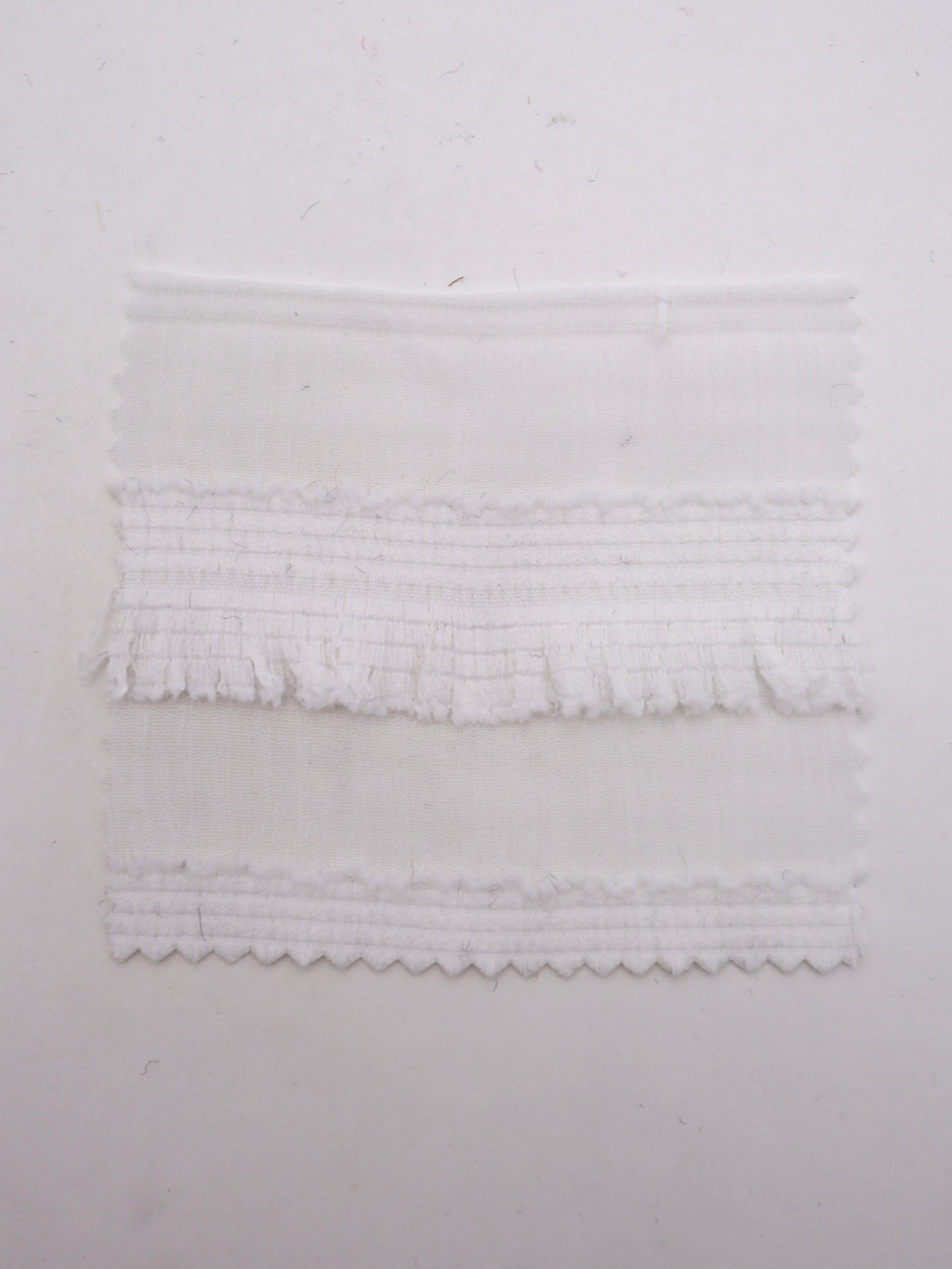 段々フリンジジャガード＆シャーリング楊柳シフォン｜【混率】ポリエステル100％ 【生地幅】約129cm｜ドッグウエア・KIDSウエア・ブラウス・雑貨向き｜26AW-255