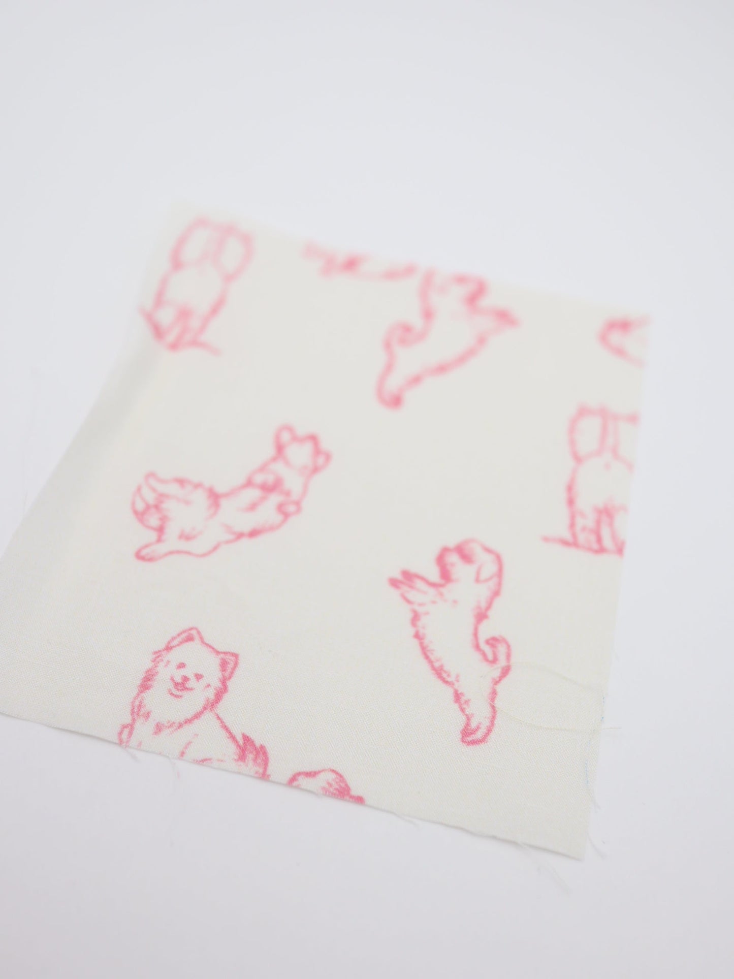 【25AW-047】ころころわんこプリント綿ローン　/0.5ｙあたり＝～810円