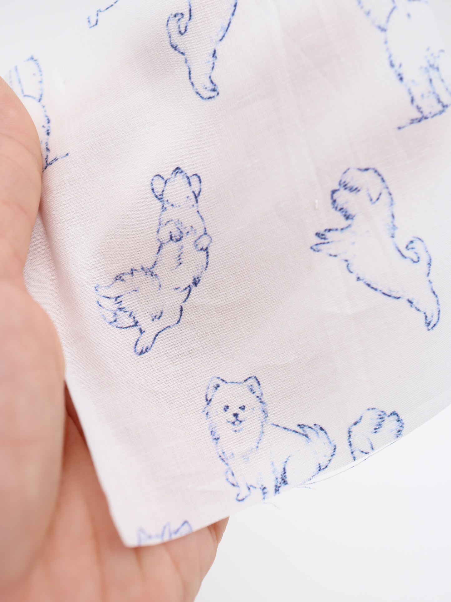 【25AW-047】ころころわんこプリント綿ローン　/0.5ｙあたり＝～810円