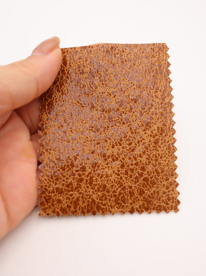 ひび割れ風加工カラバリ豊富フェイクレザー｜【生地幅】約137センチ 【混率】綿80％ポリエステル10％ポリウレタン10％｜ドッグウエア・雑貨・衣装向き｜26AW-229