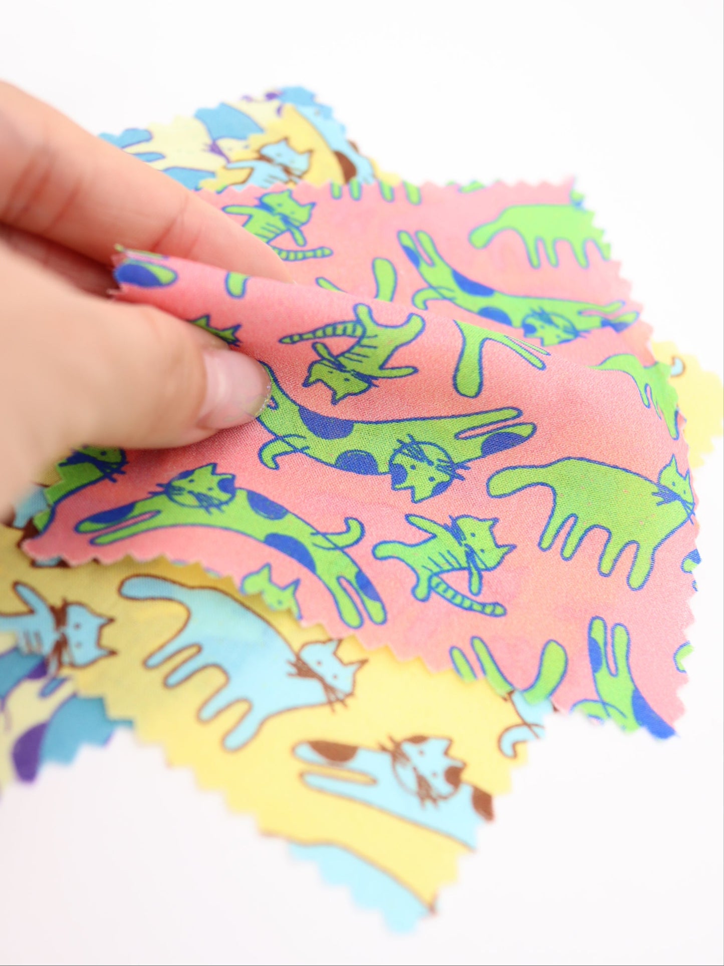 【25AW-050】猫村猫太さんプリント綿ローン　/0.5ｙあたり=～745円