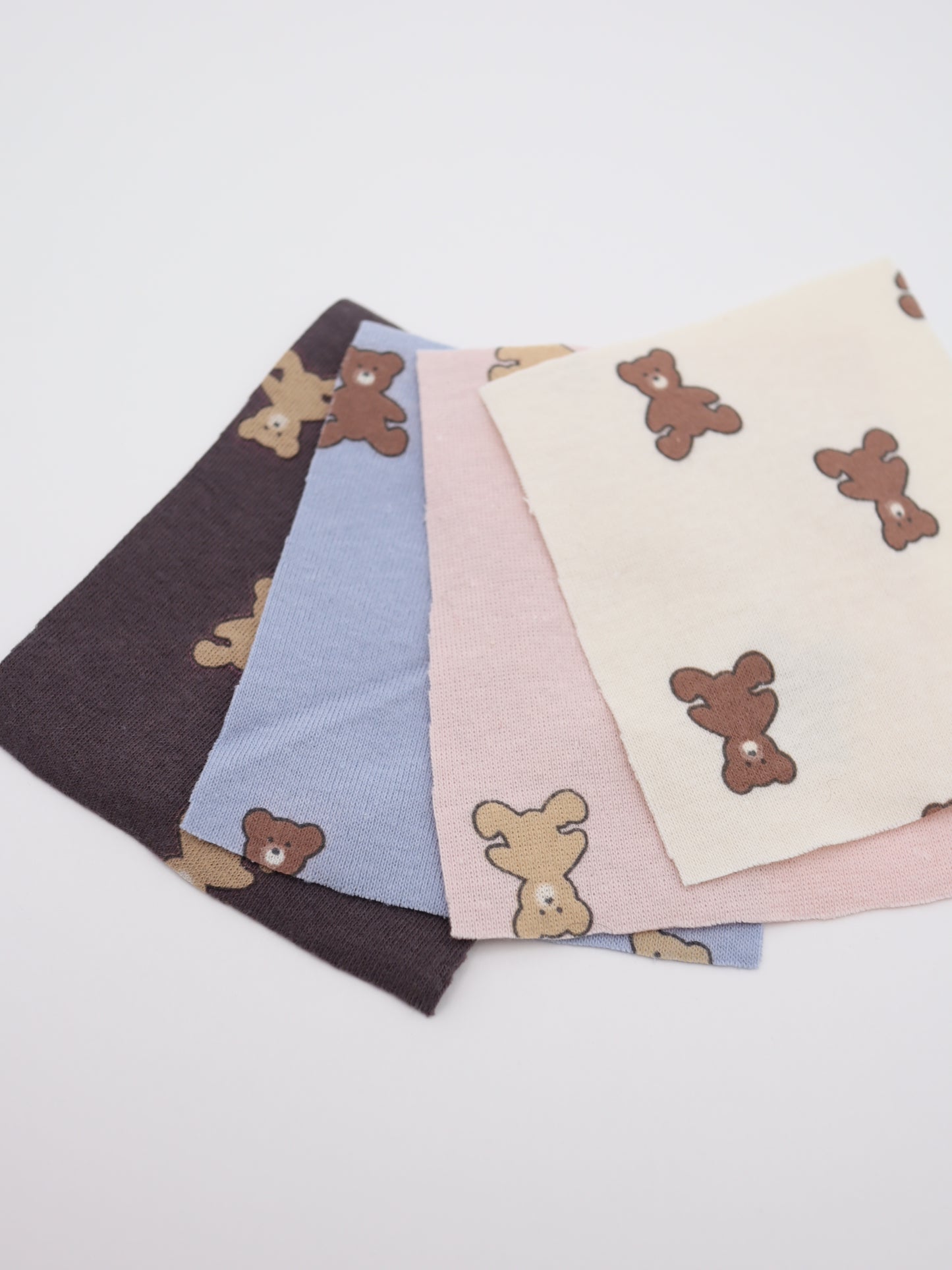 【25AW-052】クマちゃんプリントフライスニット　/0.5ｙあたり=～900円