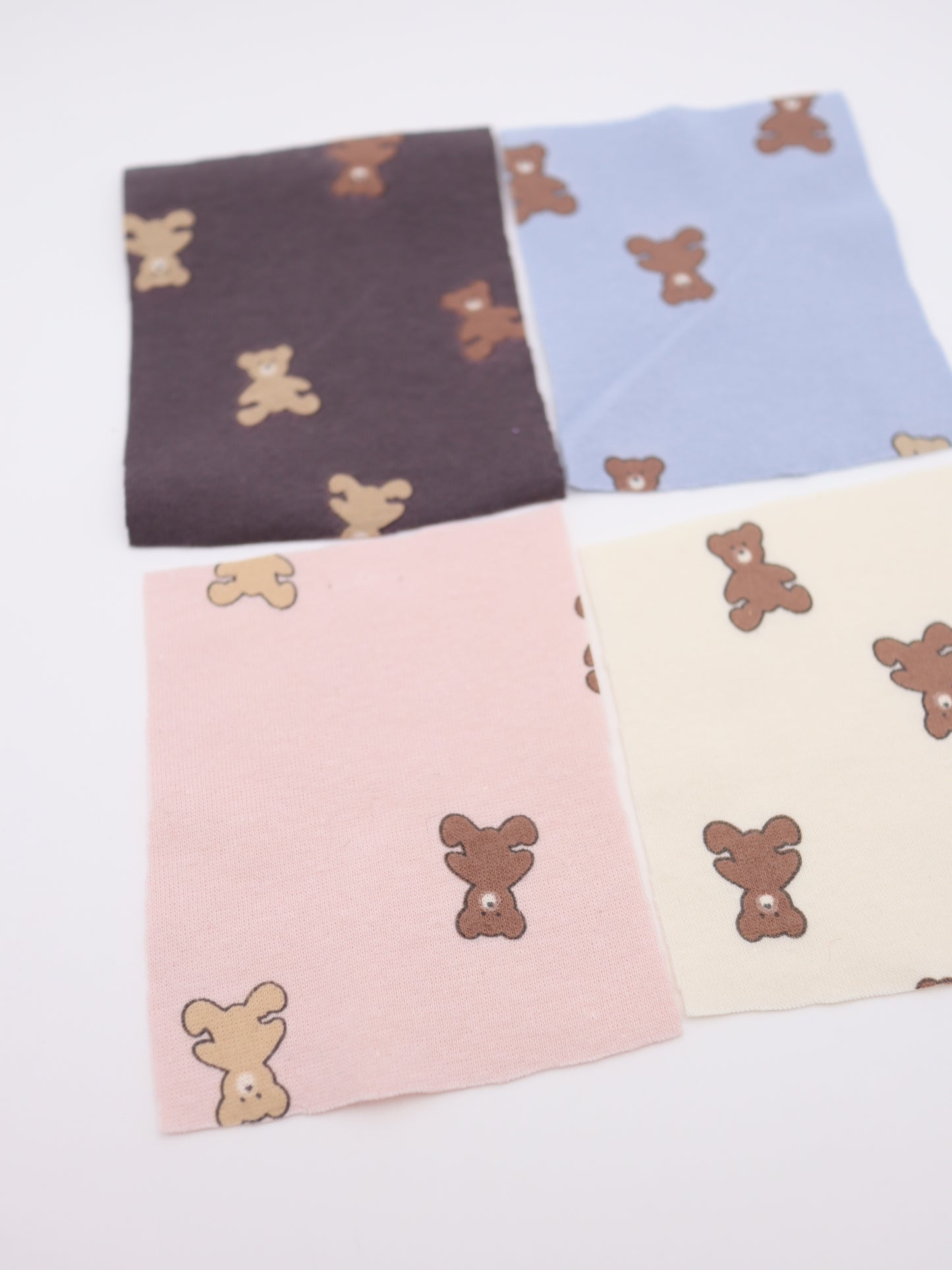 【25AW-052】クマちゃんプリントフライスニット　/0.5ｙあたり=～900円