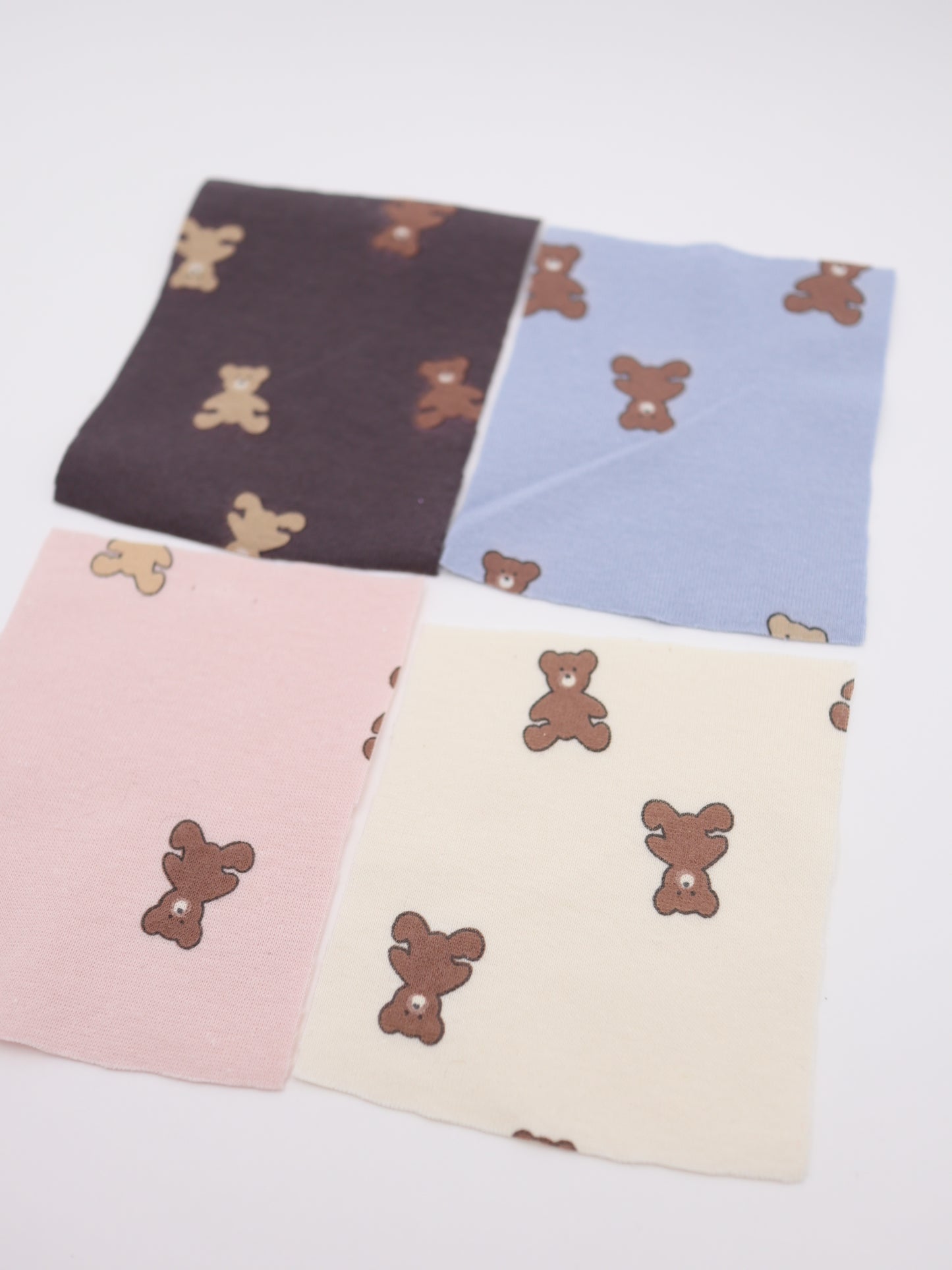 【25AW-052】クマちゃんプリントフライスニット　/0.5ｙあたり=～900円