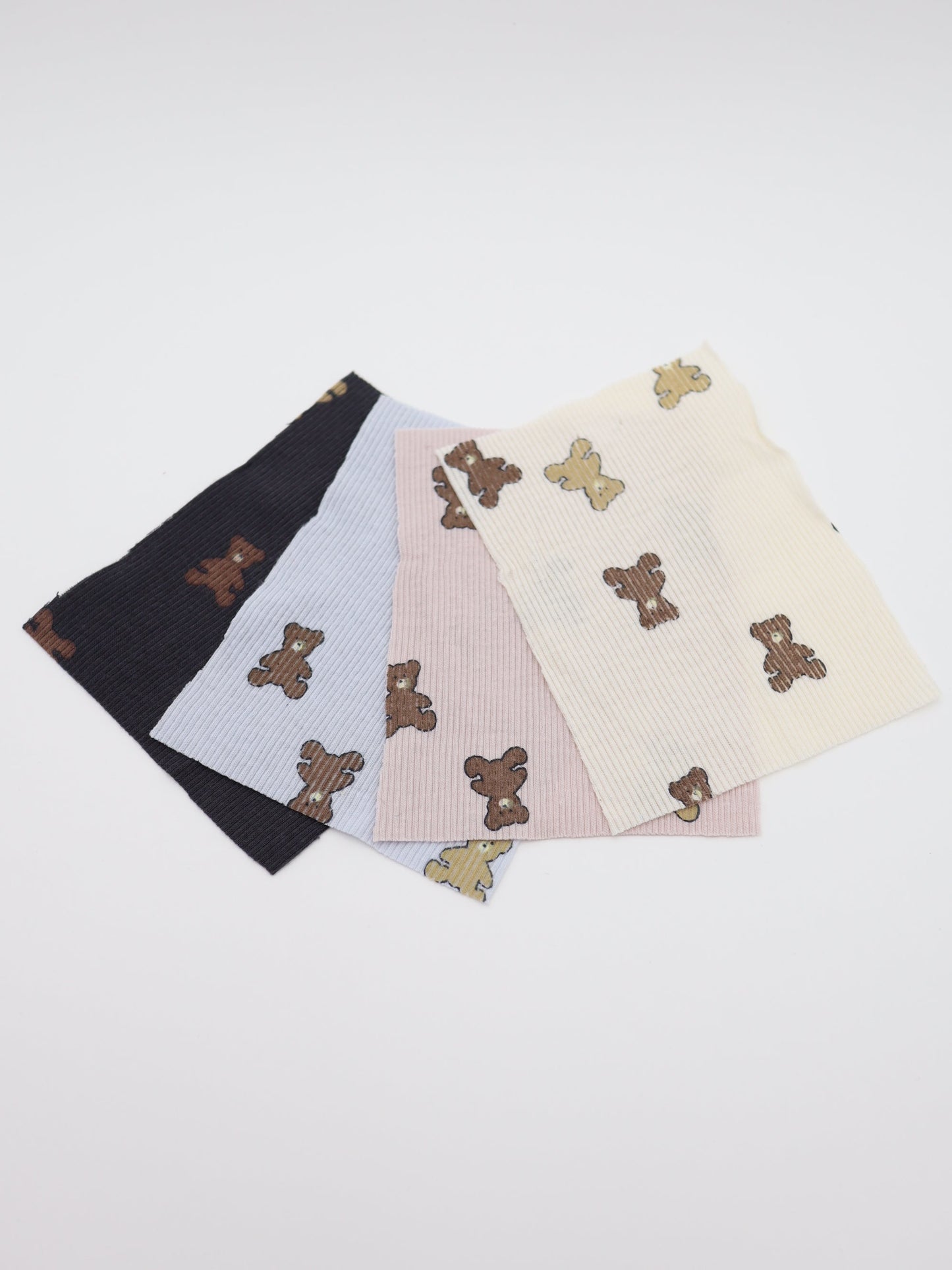 【25AW-053】くまちゃんプリントテレコニット　/0.5ｙあたり=～900円