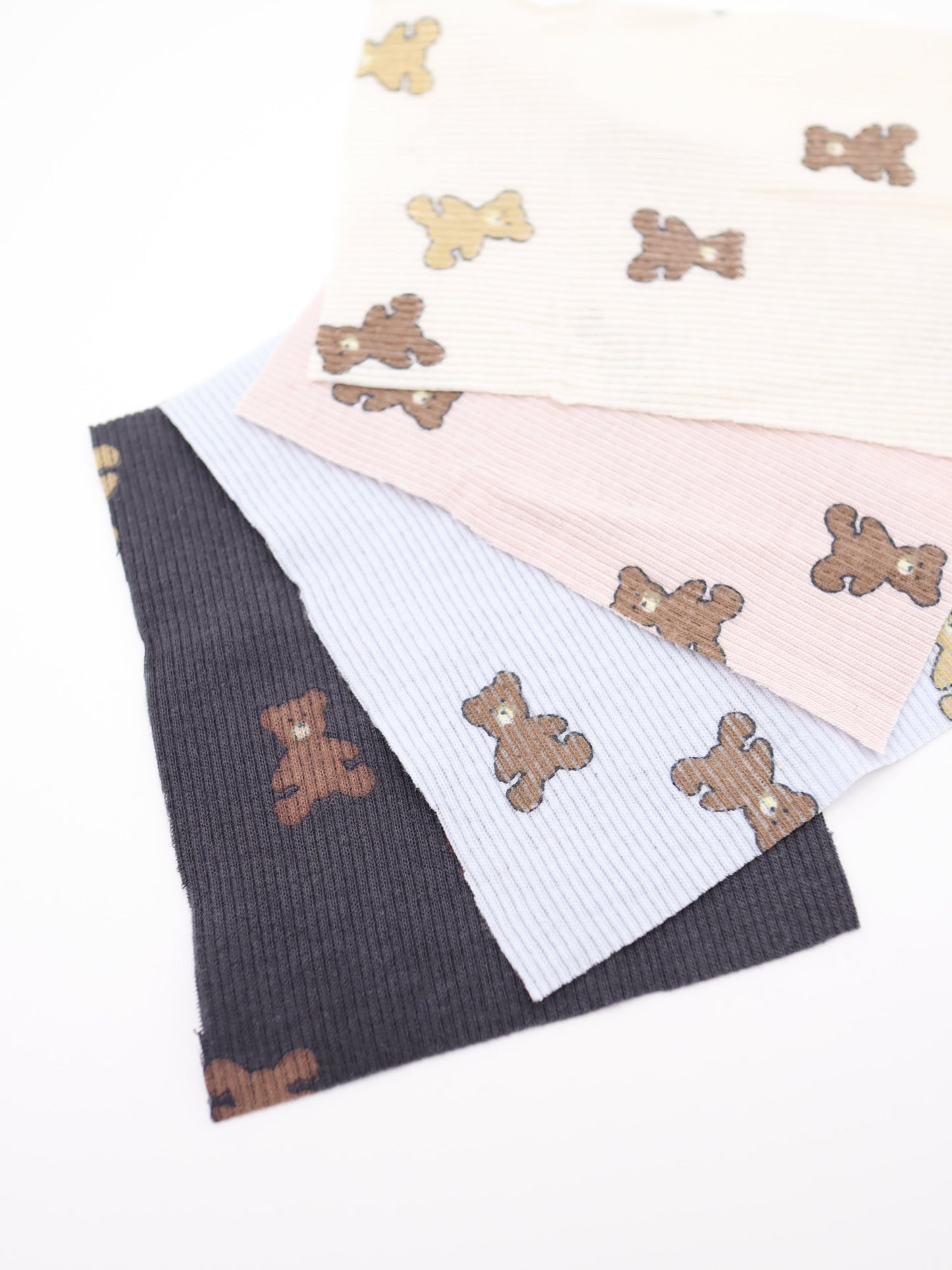 【25AW-053】くまちゃんプリントテレコニット　/0.5ｙあたり=～900円