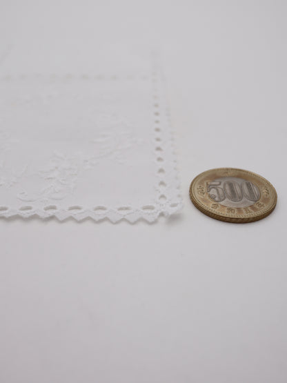 綿100%・パネルフラワー刺繍ローン生地｜【生地幅】約127センチ 【混率】綿100％｜ドッグウエア・KIDSウエア・ブラウス・雑貨向き｜26AW-241