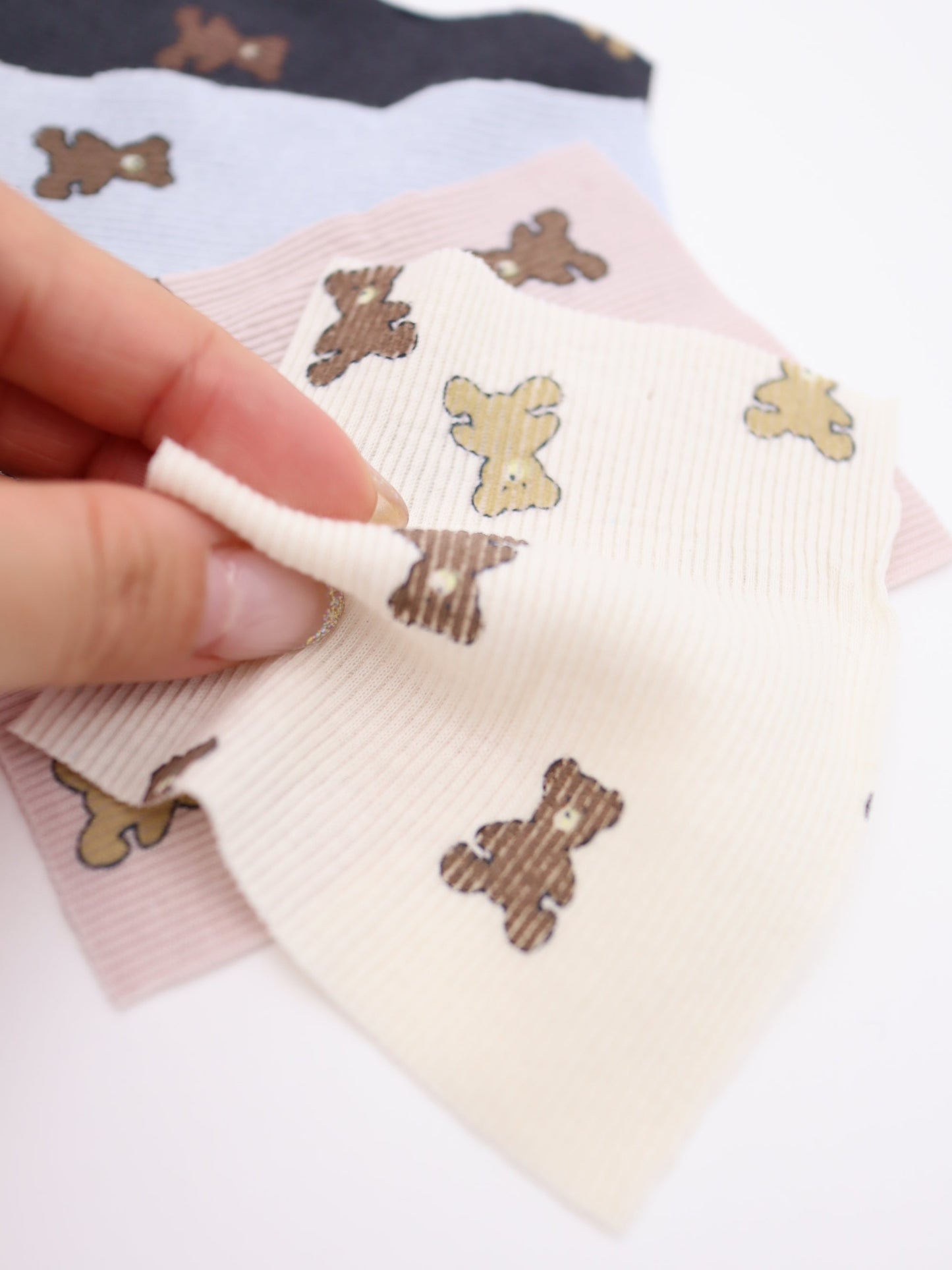 【25AW-053】くまちゃんプリントテレコニット　/0.5ｙあたり=～900円