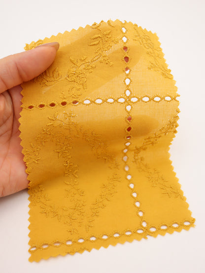 綿100%・パネルフラワー刺繍ローン生地｜【生地幅】約127センチ 【混率】綿100％｜ドッグウエア・KIDSウエア・ブラウス・雑貨向き｜26AW-241