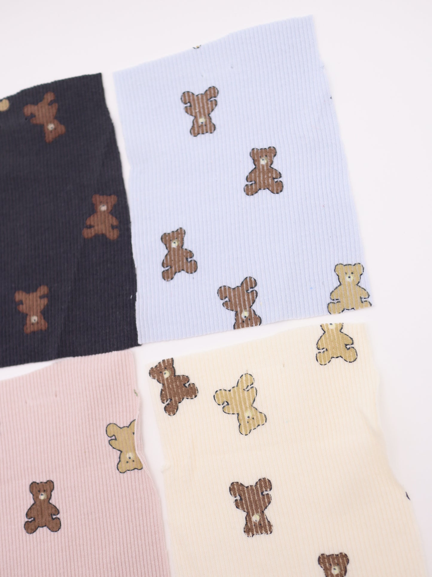 【25AW-053】くまちゃんプリントテレコニット　/0.5ｙあたり=～900円