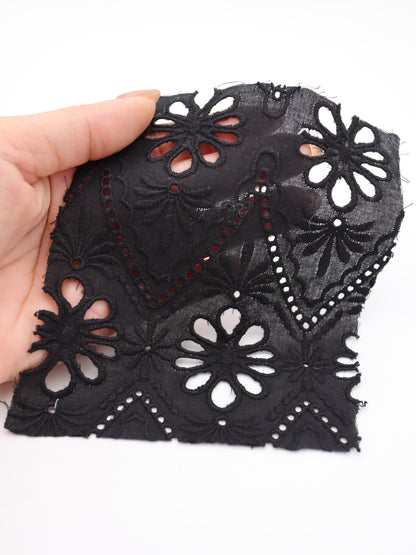 綿100%・カットワークフラワー刺繍ローン生地｜【生地幅】約132センチ 【混率】綿100％｜ドッグウエア・KIDSウエア・ブラウス・雑貨向き｜26AW-243