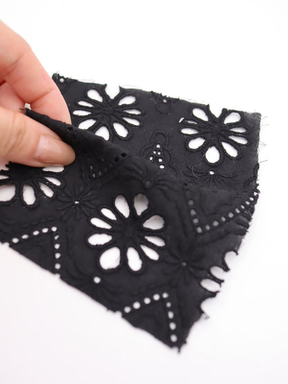 綿100%・カットワークフラワー刺繍ローン生地｜【生地幅】約132センチ 【混率】綿100％｜ドッグウエア・KIDSウエア・ブラウス・雑貨向き｜26AW-243