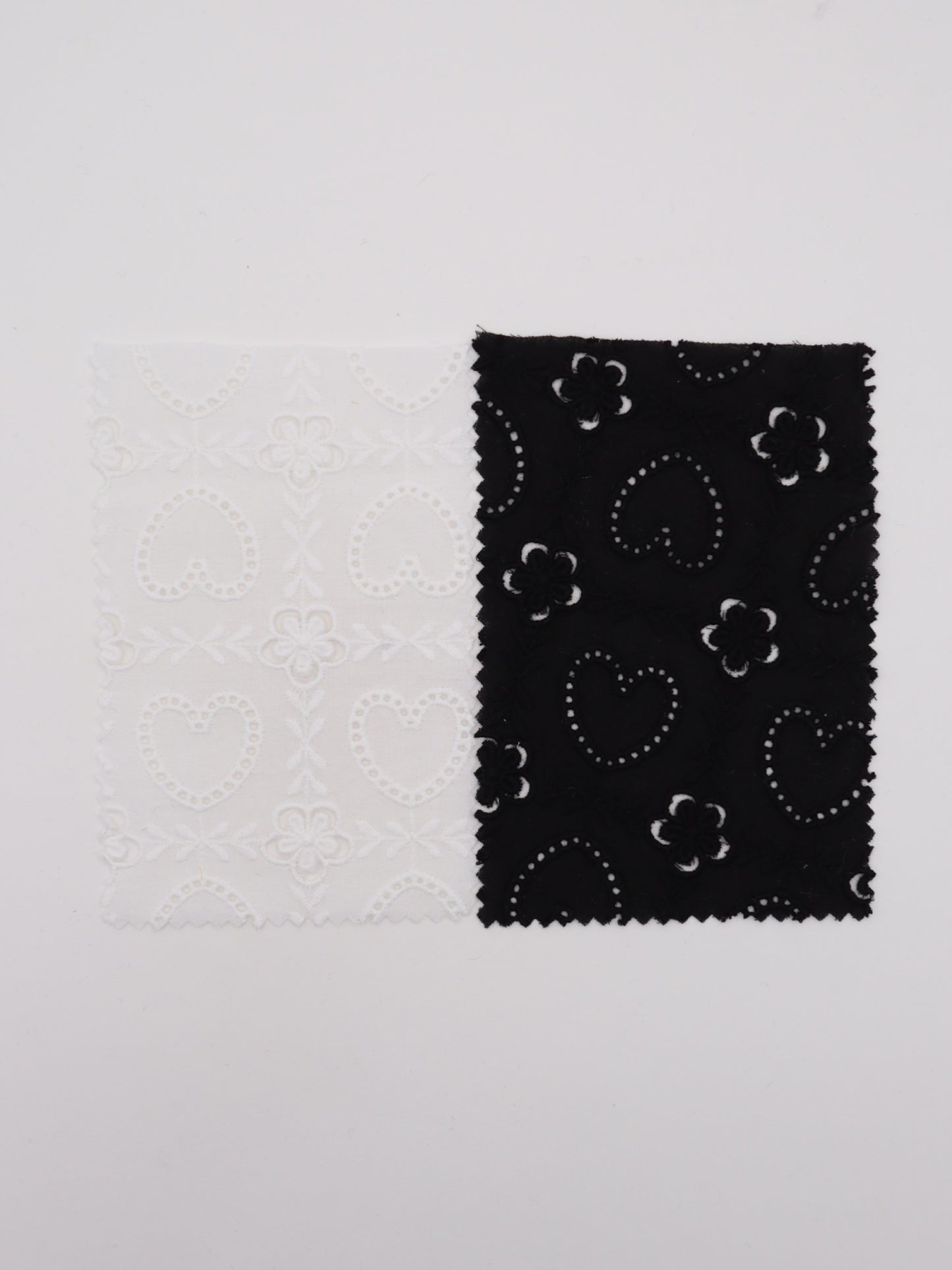 綿100%・ハート＆フラワーパネル刺繍ローン生地｜【生地幅】約127センチ 【混率】綿100％｜ドッグウエア・KIDSウエア・ブラウス・雑貨向き｜26AW-240