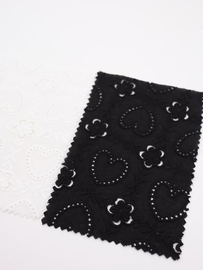 綿100%・ハート＆フラワーパネル刺繍ローン生地｜【生地幅】約127センチ 【混率】綿100％｜ドッグウエア・KIDSウエア・ブラウス・雑貨向き｜26AW-240
