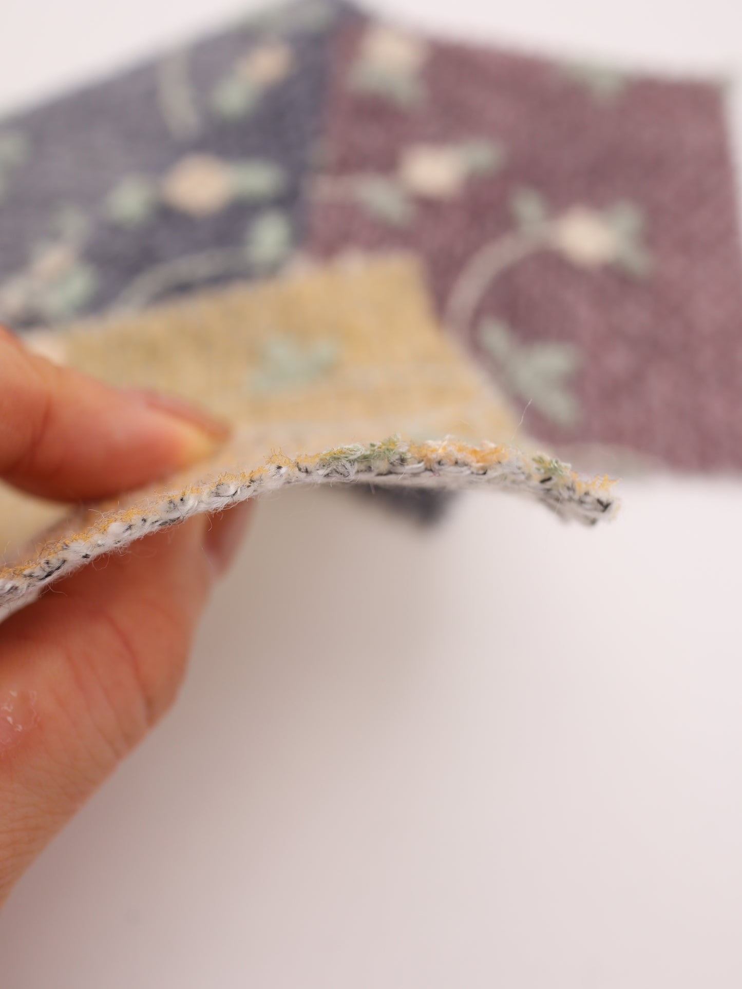 フラワー刺繍オーガンジーボンディングニットソー｜【生地幅】約142センチ 【混率】アクリル50％ポリエステル50％｜ドッグウエア・KIDSウエア・トップス・雑貨向き｜26AW-236