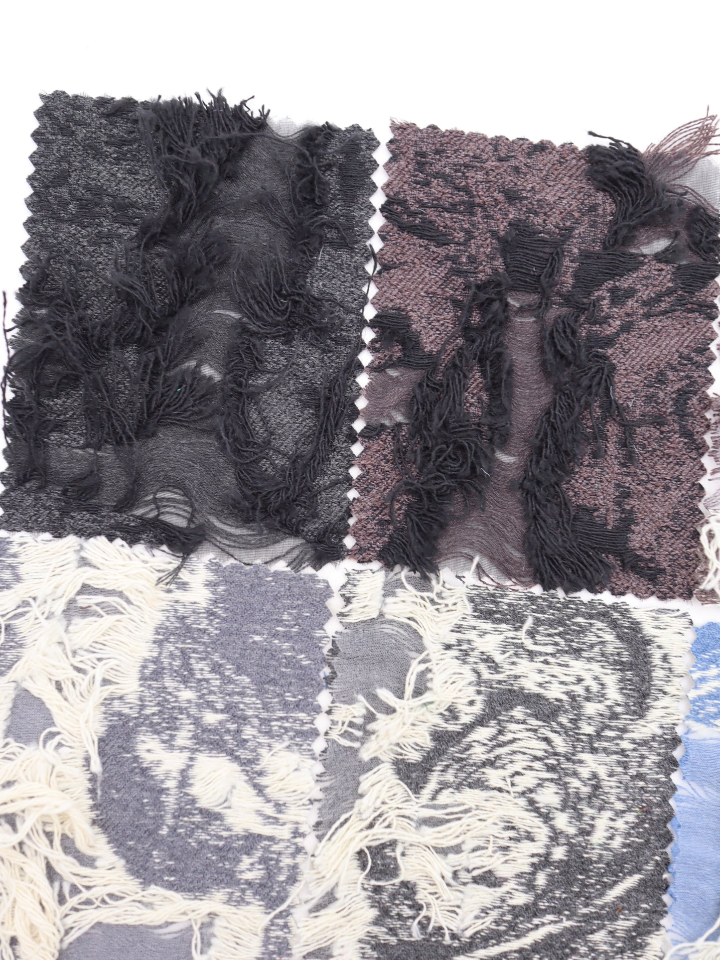 珍しい！ダメージ風フリンジ オーガンジー混カットジャガード｜【生地幅】約132センチ 【混率】ナイロン49％綿38％麻8％レーヨン5％｜ドッグウエア・KIDSウエア・ジャケット・衣装・雑貨向き｜26AW-262