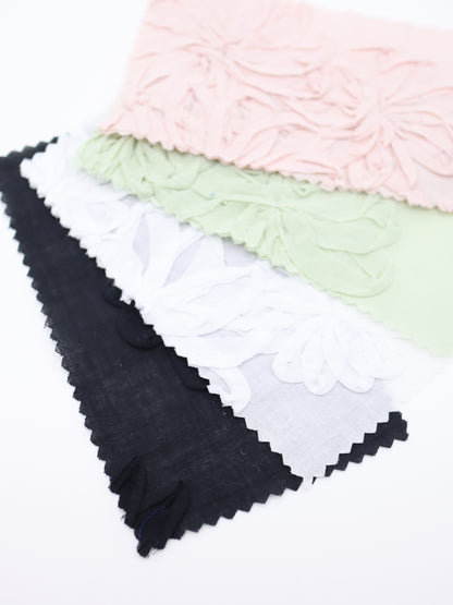 【25AW-017】立体フラワー刺繍綿ローン　/0.5ｙあたり=～1365円